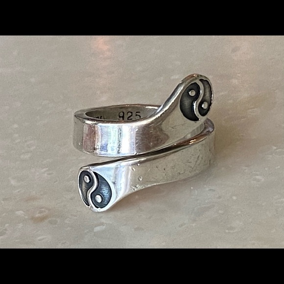 Sterling Silver Yin-Yang symbol Bypass Ring - Picture 5 of 5